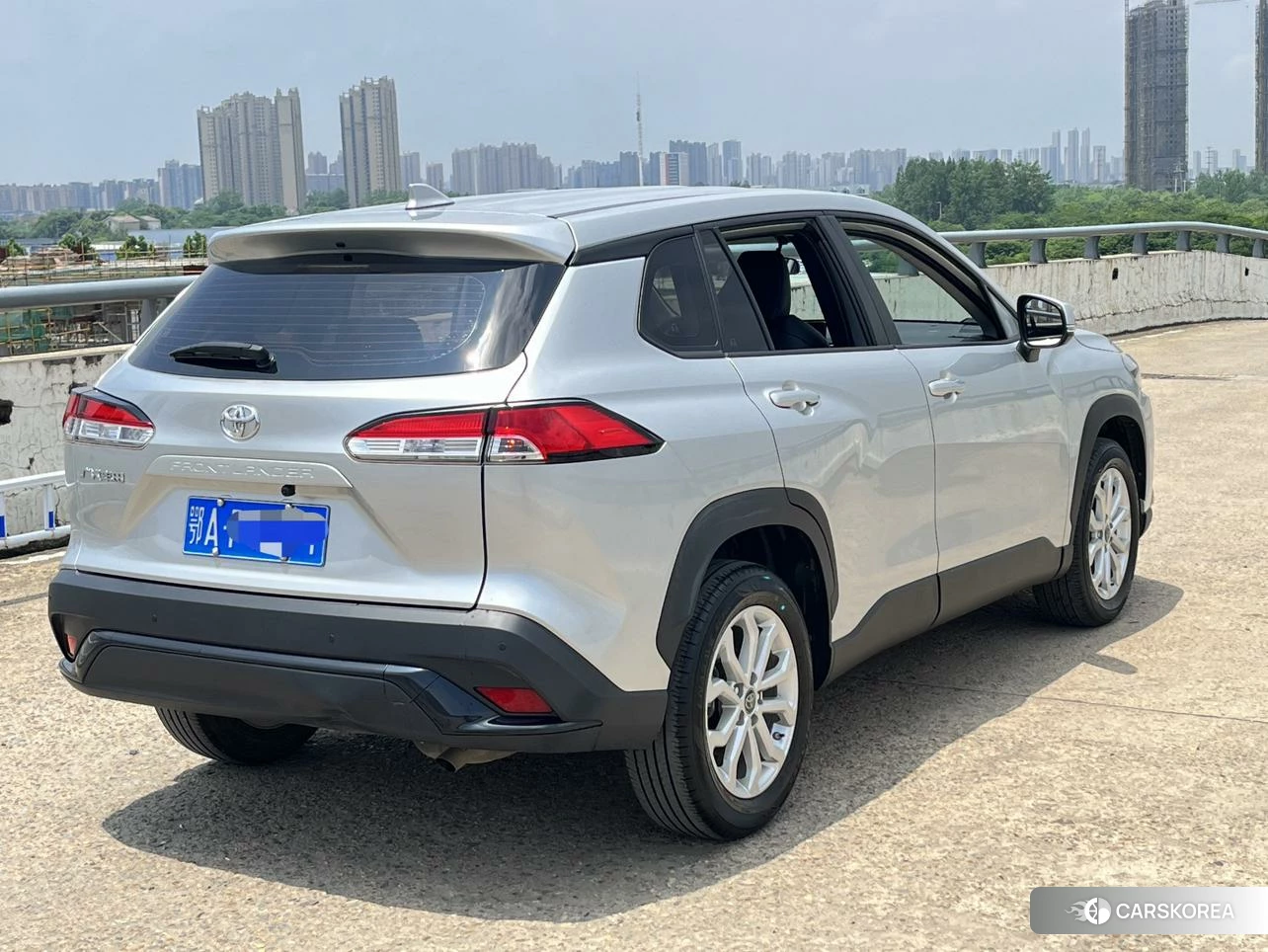 Toyota Frontlander 2023 Серебристо-серый из Китая, фото 2