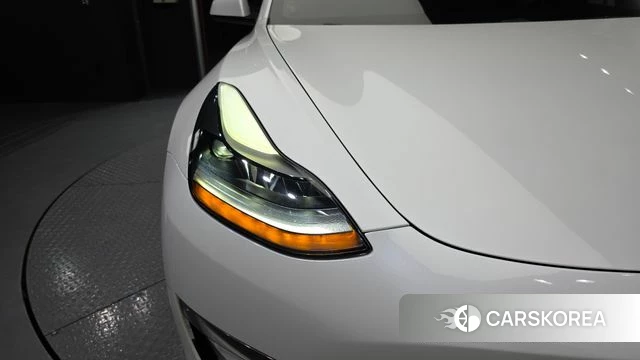 Tesla Model 3 2021 Белый из Кореи, фото 5