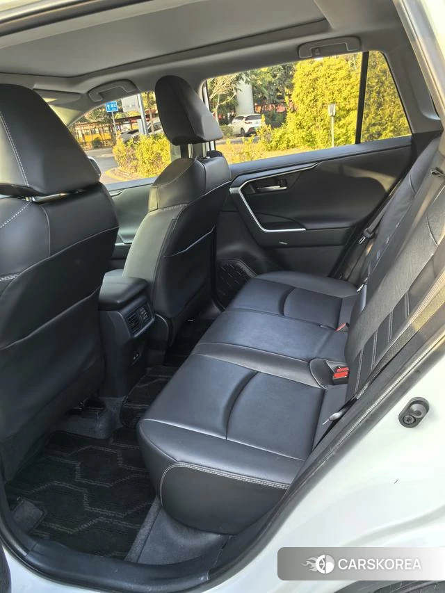 Toyota RAV4 2024 Белый из Китая, фото 4