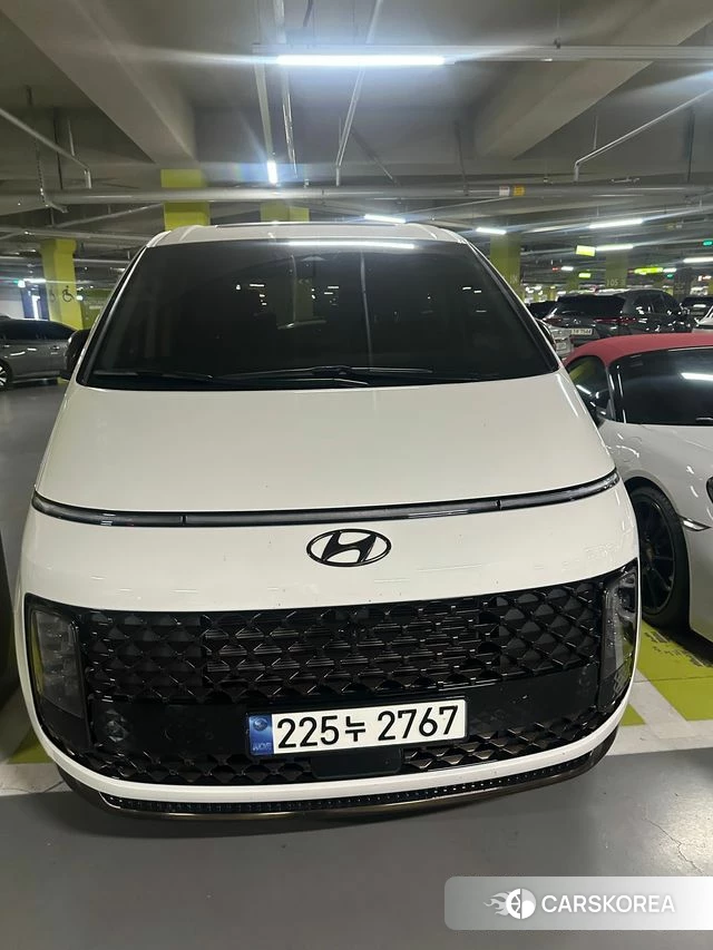 Hyundai Staria 2023 Белый из Кореи, фото 2