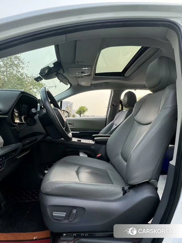 Toyota Sienna 2023 Белый из Китая, фото 3