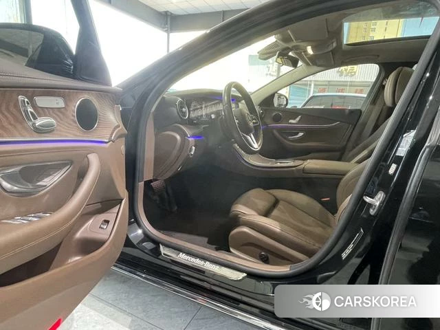 Mercedes-Benz E-Class 2020 Черный из Китая, фото 2