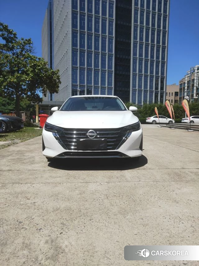 Nissan Sylphy 2024 Белый из Китая, фото 2