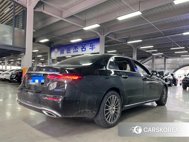 Mercedes-Benz E-Class 2023 Черный из Китая, фото 2
