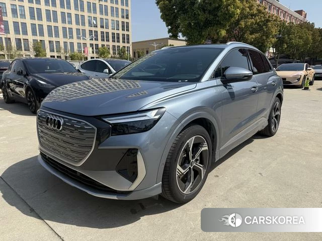 Audi Q4 2023 Синий из Китая, фото 2