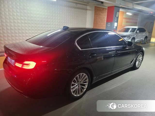 BMW 5 Series (G30) 2021 Черный из Кореи, фото 3