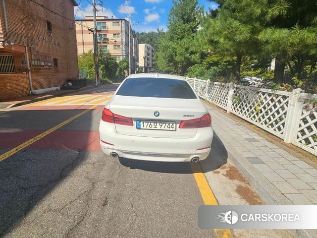 BMW 5 Series (G30) 2019 Белый из Кореи, фото 2