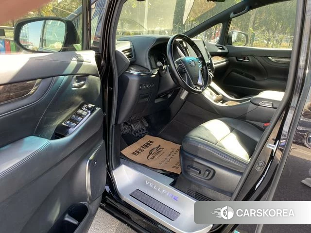 Toyota Vellfire 2021 Черный из Китая, фото 2