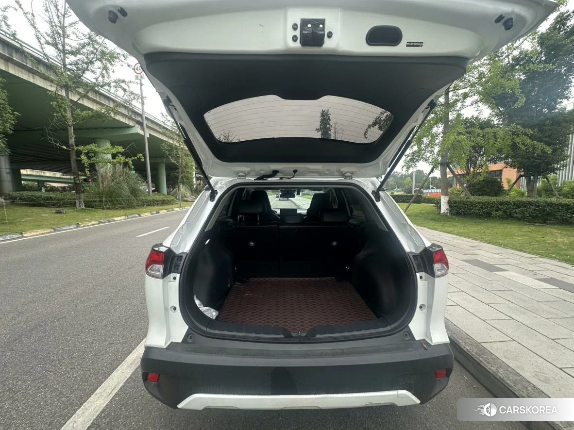 Toyota Corolla 2023 Белый из Китая, фото 5