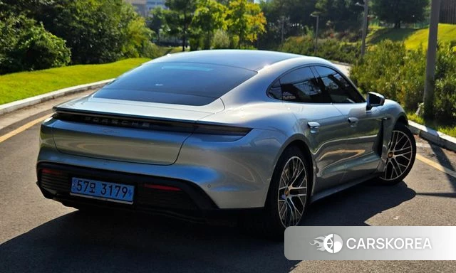 Porsche Taycan id 4929578 из Кореи 12
