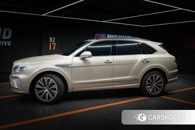 Bentley Bentayga 2025 Жемчужный цвет из Кореи, фото 2