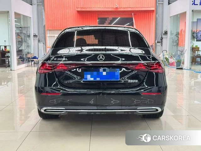 Mercedes-Benz E-Class 2024 Черный из Китая, фото 2