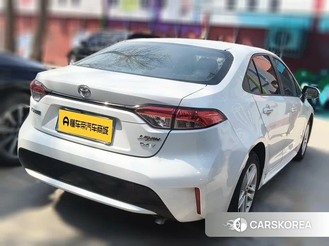 Toyota Levin 2021 Белый из Китая, фото 2