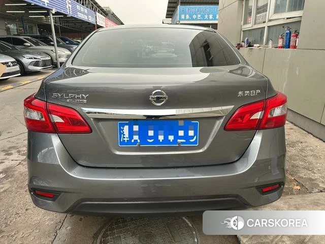 Nissan Sylphy 2023 Темно-серый из Китая, фото 2