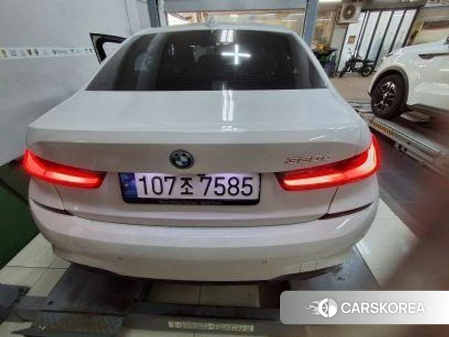 BMW 3 Series (G20) 2022 Белый из Кореи, фото 2