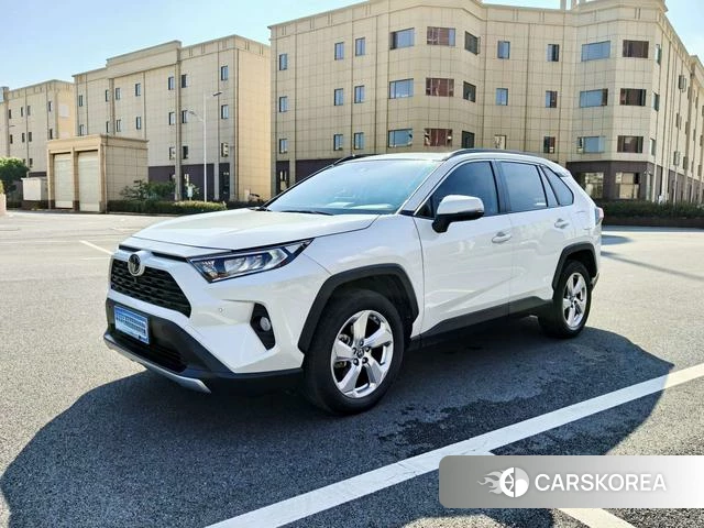 Toyota RAV4 2021 Белый из Китая, фото 2