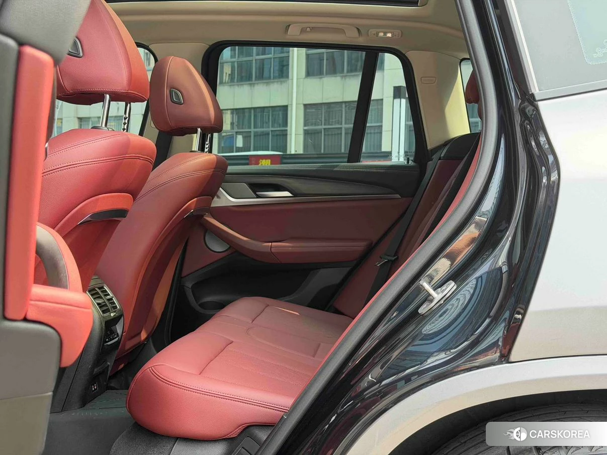 BMW X3 2021 Черный из Китая, фото 4