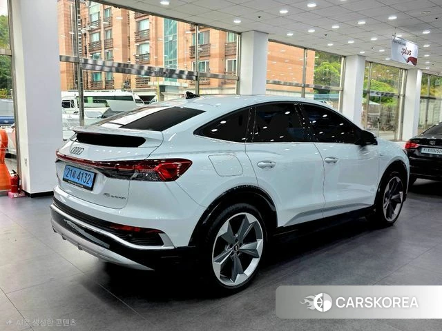 Audi Q4 e-Tron (F4) 2026 Белый из Кореи, фото 5