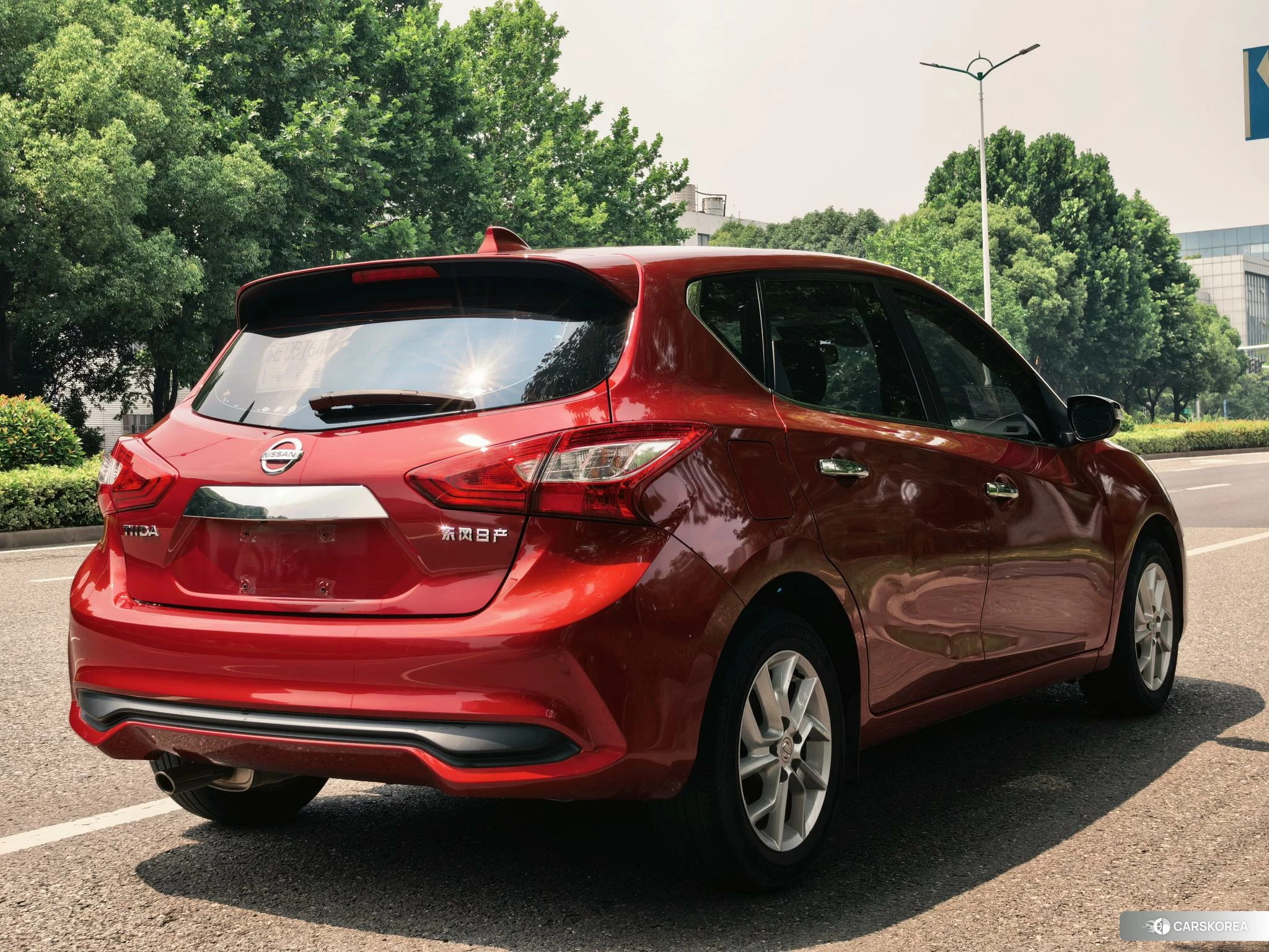 Nissan Tiida 2020 Красный из Китая, фото 2