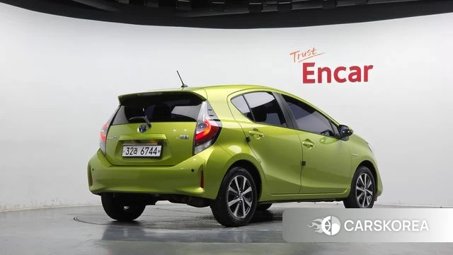 Toyota Prius C id 4918944 из Кореи 12