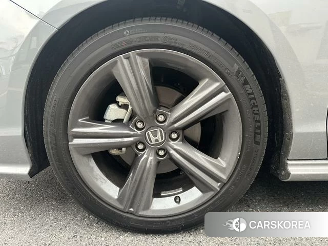 Honda Inspire 2023 Серебристо-серый из Китая, фото 5