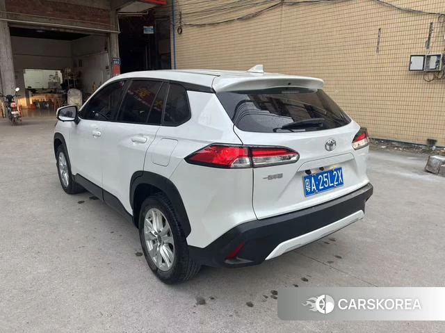 Toyota Corolla 2023 Белый из Китая, фото 2