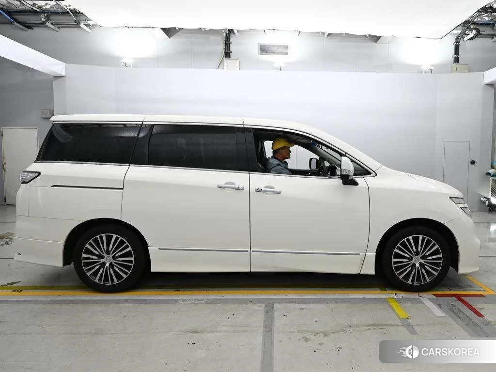 Nissan Elgrand 2019 из Японии, фото 2