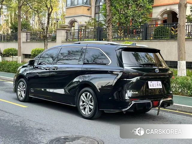 Toyota Sienna 2023 Черный из Китая, фото 6