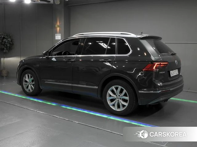 Volkswagen Tiguan second Generation 2020 Черный из Кореи, фото 6