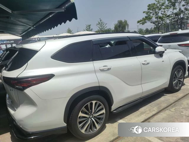 Toyota Crown 2025 Белый из Китая, фото 3