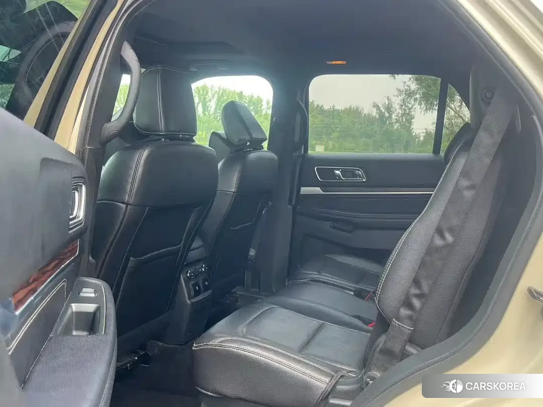 Ford Explorer 2019 Champagne/brown из Китая, фото 2