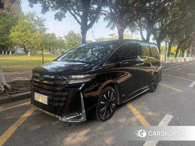 Toyota Vellfire 2024 Черный из Китая, фото 2