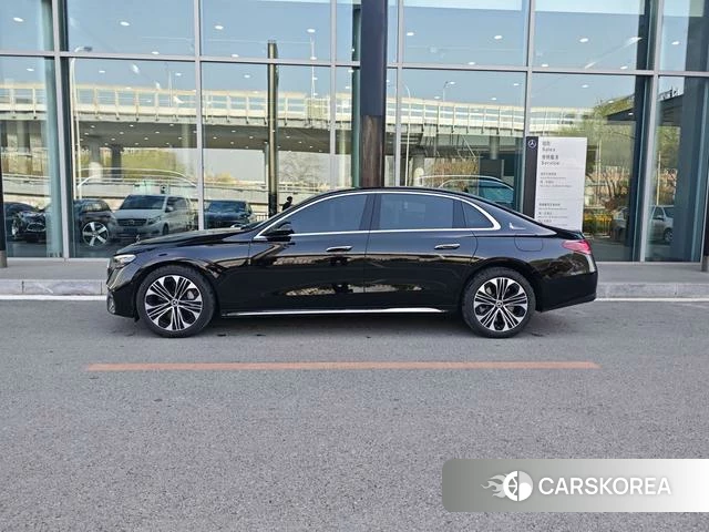 Mercedes-Benz E-Class 2024 Черный из Китая, фото 2