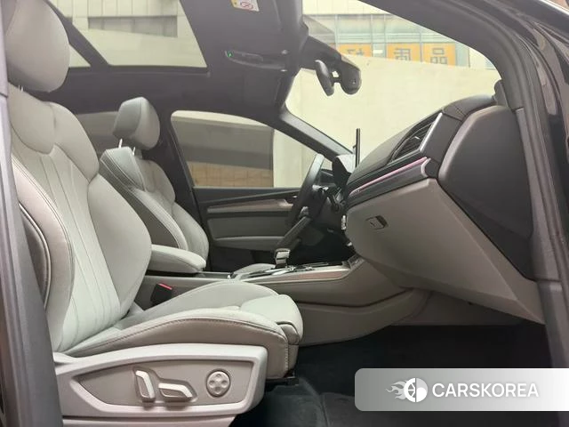 Audi Q5L 2023 Черный из Китая, фото 2