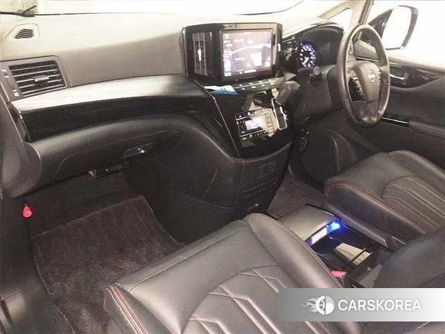 Nissan Elgrand 2024 из Японии, фото 2