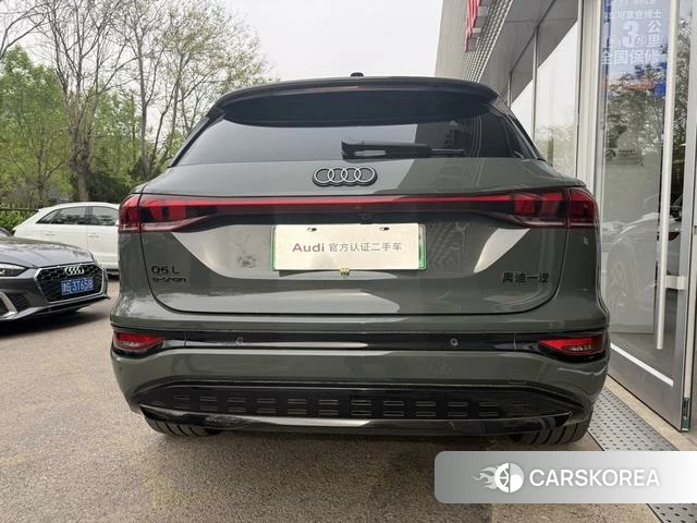 Audi Q6L 2025 Зеленый из Китая, фото 2