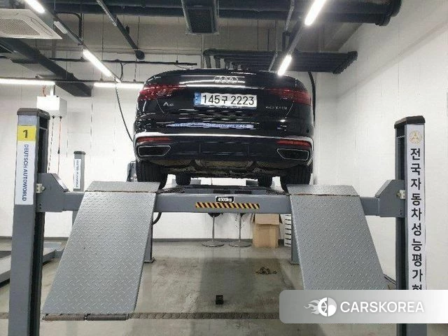 Audi A4 (B9) 2022 Черный из Кореи, фото 2