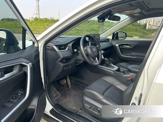 Toyota Wildlander 2023 Белый из Китая, фото 2