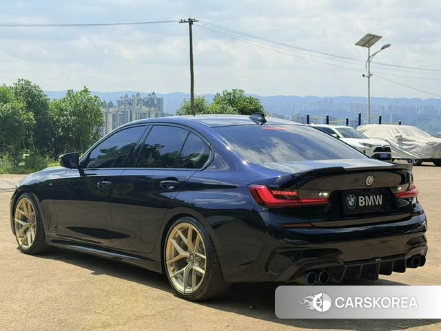 BMW 3 series 2022 Черный из Китая, фото 2