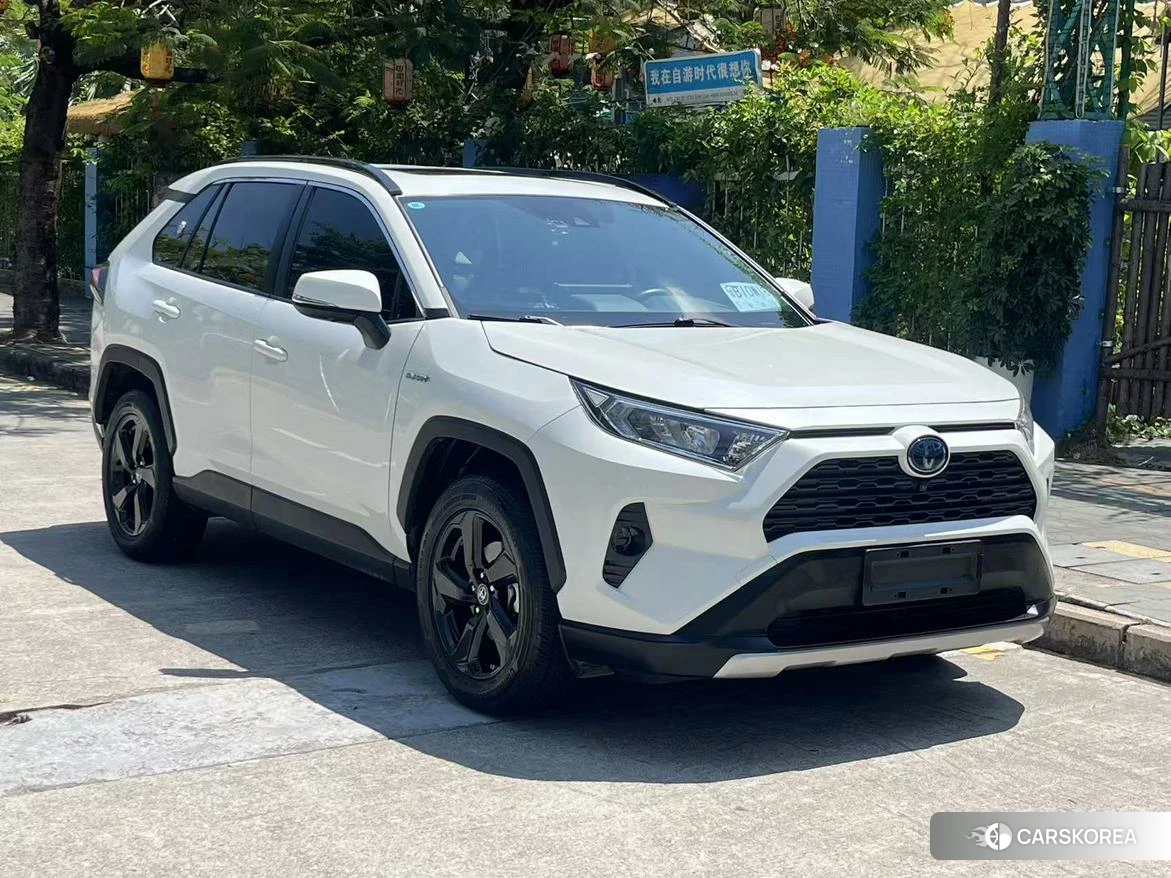 Toyota RAV4 2021 Белый из Китая, фото 2