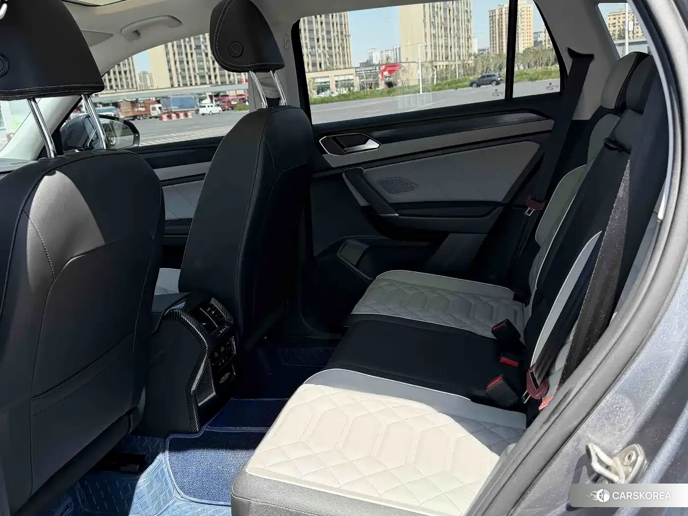 Volkswagen Tayron 2024 Silver/gray из Китая, фото 3