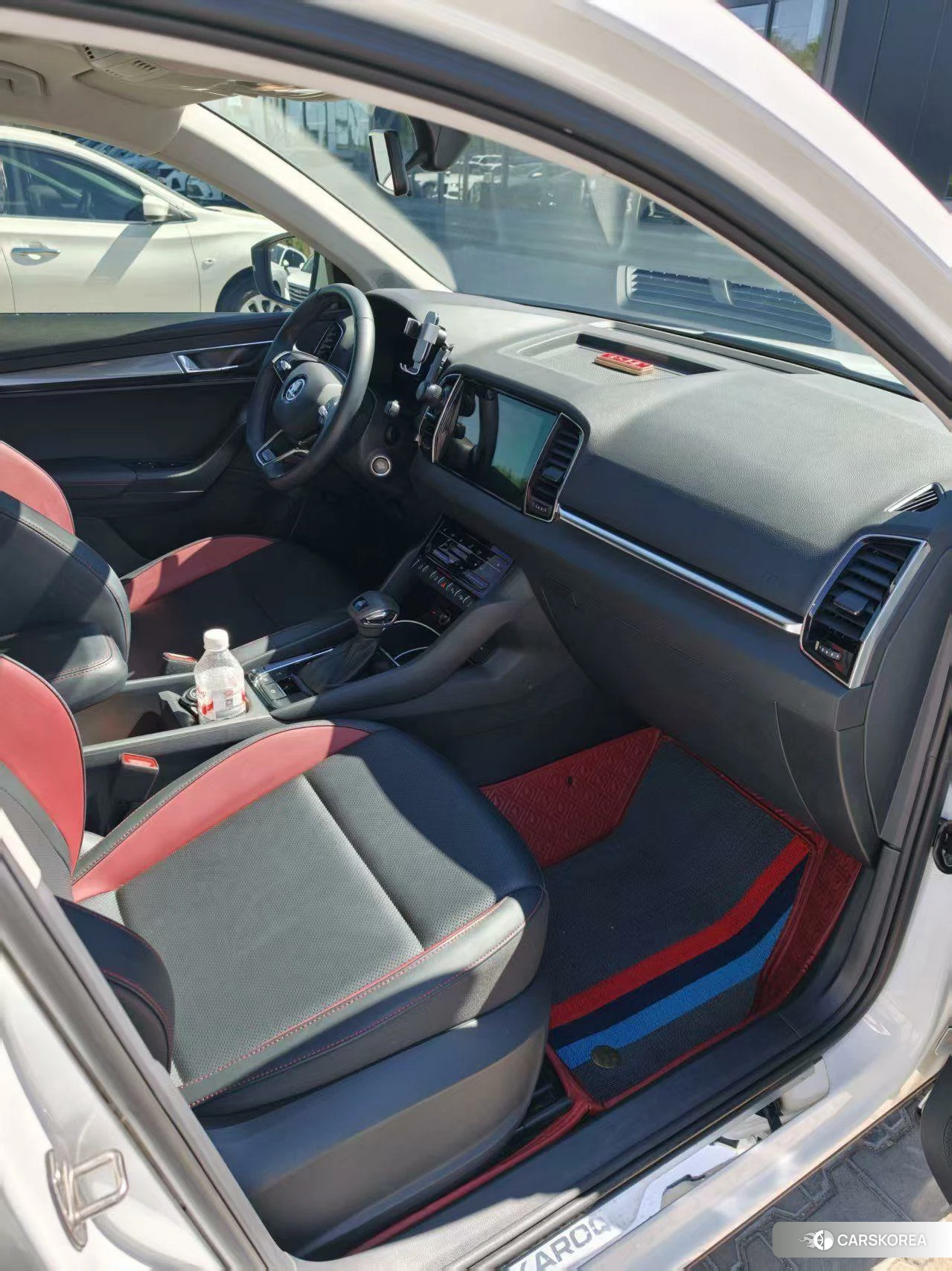 Skoda Karoq 2023 Белый из Китая, фото 4