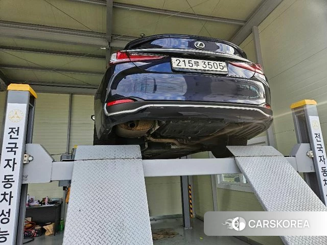 Lexus ES300h 7th generation 2023 Синий из Кореи, фото 2
