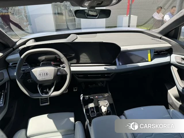 Audi Q6L 2026 Темно-серый из Китая, фото 2