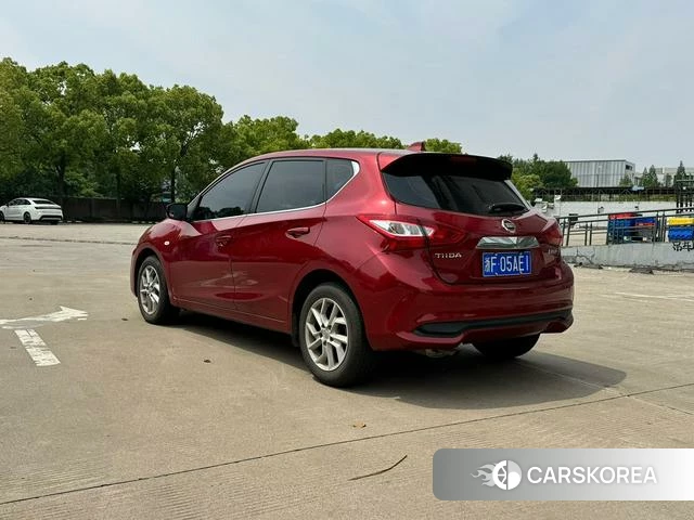 Nissan Tiida 2021 Красный из Китая, фото 2