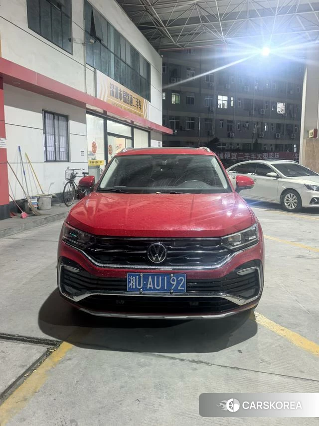 Volkswagen Tayron 2021 Красный из Китая, фото 2