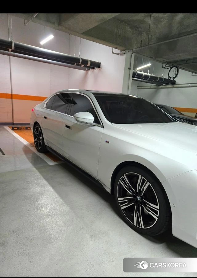 BMW 7 Series (G70) 2025 Белый из Кореи, фото 2