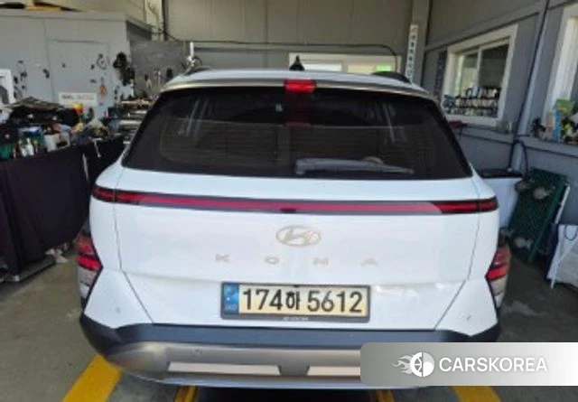 Hyundai Kona (SX2) 2023 Белый из Кореи, фото 2
