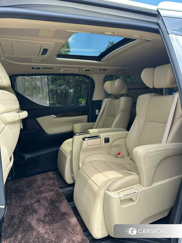 Toyota Alphard 2021 Белый из Китая, фото 2