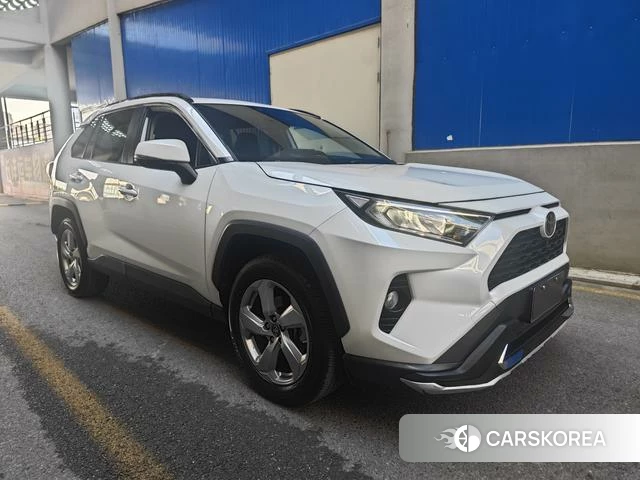 Toyota RAV4 2021 Белый из Китая, фото 2
